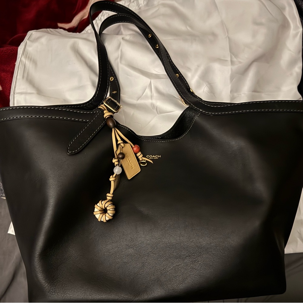 Coach Gramercy Tote (charm sold separately) 💼🖤